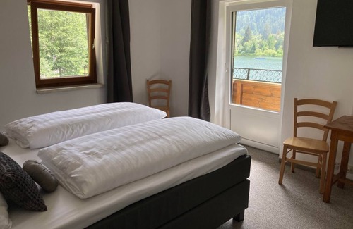 Afritz am See Bed & Breakfast | Double room lake view, 2nd floor - Aparthotel Seebrauer am Afritzer See