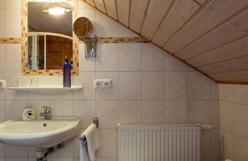 Oberammergau Bed & Breakfast | Double room (No. 7, 4-6 nights) - Pension Zum Kirchenbauer