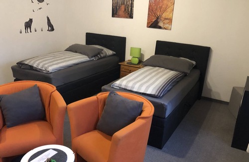 Unterrath House | Double room-Private Bathroom-Doppel getrennte Betten
