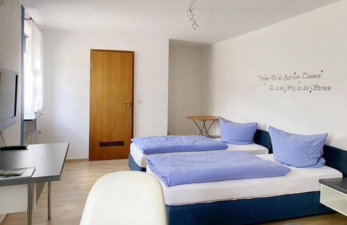 Waldbreitbach House | Double room (room no. 2) - Nassen's Mühle - Restaurant & Pension