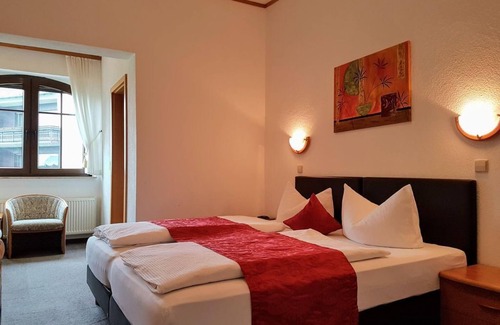 Zilshausen Bed & Breakfast | Double room, shower, WC, standard - Landgasthof Zur Post