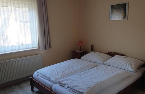 Enkirch Bed & Breakfast | Double room, shower, WC - Gasthaus zum Weinstock