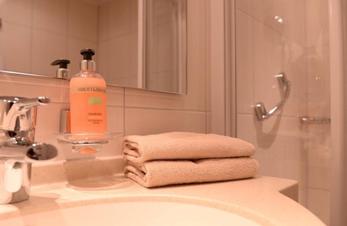 Cochem House | Double Room Shower/WC - Hotel Weinhaus Gräfen