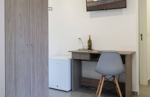 Arvore House | Double Room w/Terrace and Pool by HostWise Arvore