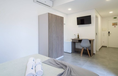Arvore House | Double Room w/Terrace and Pool by HostWise Arvore