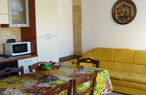 Mazara del Vallo Apartment | DOUBLE ROOM WITH KITCHEN AND PRIVATE SPACE IN LUXURY VILLA WITH POOL