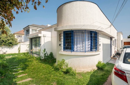 Nunoa House | Double room with garden view - 2 twin beds. Pet friendly, free parking