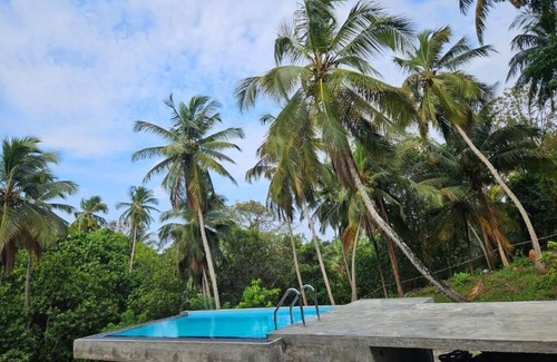 Mallawapitiya Villa | Double Room with Balcony - THE HIDEOUT KURUNEGALAnn