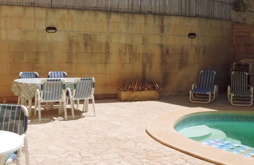 Santu Pietru Bed & Breakfast | Double room with private ensuite bathroom and use of swimming pool
