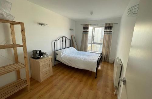 Peninsula House | Double room with shared bathroom LGBTQ friendly