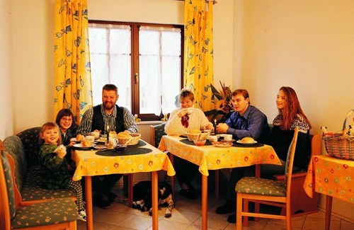 Kluesserath Bed & Breakfast | Double room with shower and WC - Ferienweingut Herres