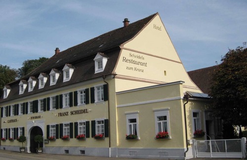 Kenzingen Apartment | Double room with shower and WC - Scheidels Restaurant zum Kranz-Hotel