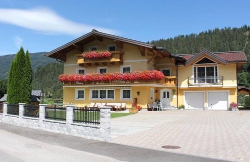 Radstadt Apartment | Double room with shower, WC - Haus Anni