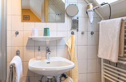 Neunkirchen Bed & Breakfast | Double room with shower/WC - Pension Jehnen am Eifelsteig
