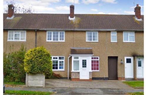 Kidderminster House | Double rooms available, near Safari Park & Hospital