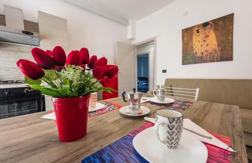 Vado Ligure Apartment | Double Suite - Ferries 7 Min - Beaches 3 Min