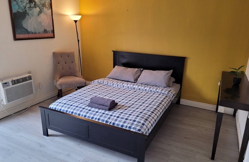 Pico - Robertson Apartment | Double Unit 4xGuests with AC and WiFi in Beverly Hills