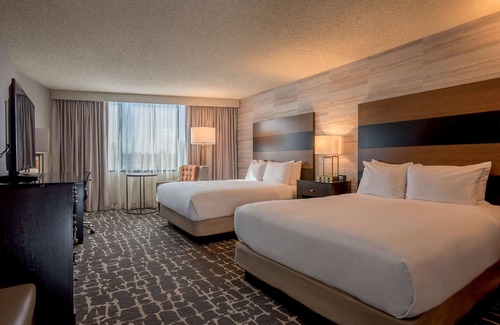Aurora Hotel | DoubleTree by Hilton Denver - Aurora