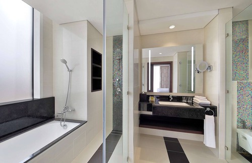 Al Sadd Hotel | DoubleTree by Hilton Doha - Al Sadd