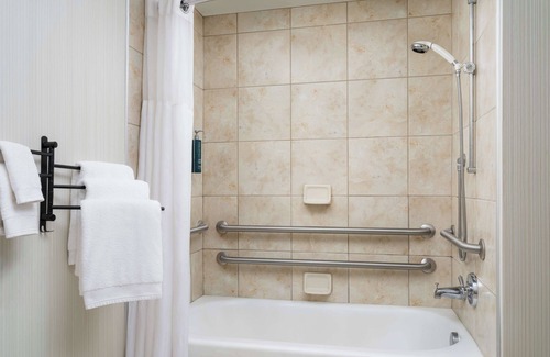 Greensboro Hotel | DoubleTree by Hilton Greensboro