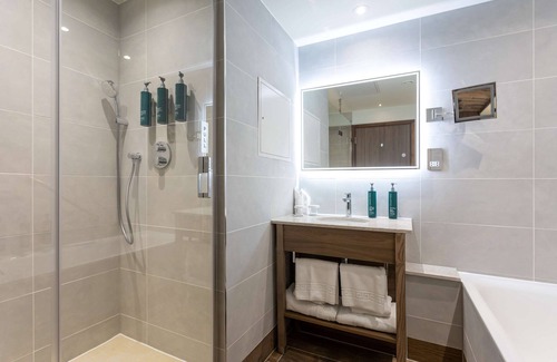 Newark upon Trent Hotel | DoubleTree by Hilton Hotel - Nottingham Gateway