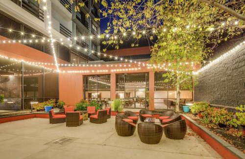 Huntington Hotel | DoubleTree by Hilton Huntington, WV