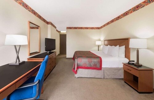 Western Division Hotel | DoubleTree by Hilton Laredo