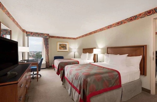 Western Division Hotel | DoubleTree by Hilton Laredo