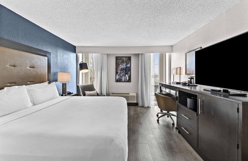 Northeast Raleigh Hotel | DoubleTree by Hilton Raleigh Midtown, NC