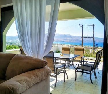 Dempla Apartment | Douranakis house Seaview Apartment