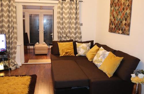 Rochester Apartment | Dove's Place in historic Rochester with Parking