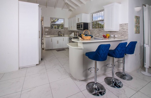 Dover House | Dover Beach Coastal Cottage in lush private grounds.