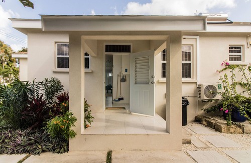 Dover House | Dover Beach Coastal Cottage in lush private grounds.