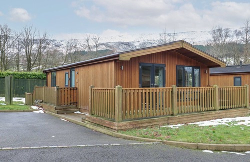 Saddleworth Cottage | DOVESTONE LUXURY LODGES (SLEEPS 4) - PETS WELCOME in Greenfield