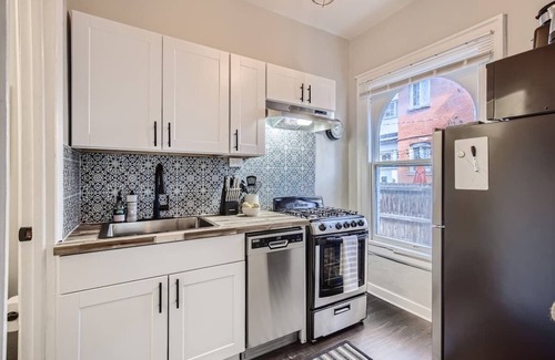 Capitol Hill Apartment | Downing by Modern Midstay/3Blks to Cheesman! #D2