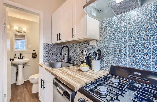 Capitol Hill Apartment | Downing by Modern Midstay/3Blks to Cheesman! #D2