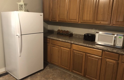 Wabash House | Downtown 2 Bedroom Cottage, Sleeps 6, Walk to Honeywell, Downtown Restaurants