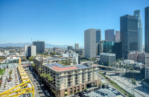City West Apartment | Downtown 2br w pool gym wd nr Convention Center LAX-1040