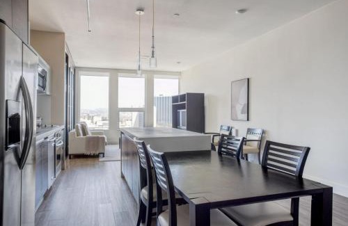 City West Apartment | Downtown 2br w pool gym wd nr Convention Center LAX-1040
