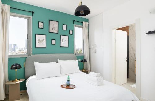 Giv'atayim Apartment | Downtown apartment 3BDR with city view