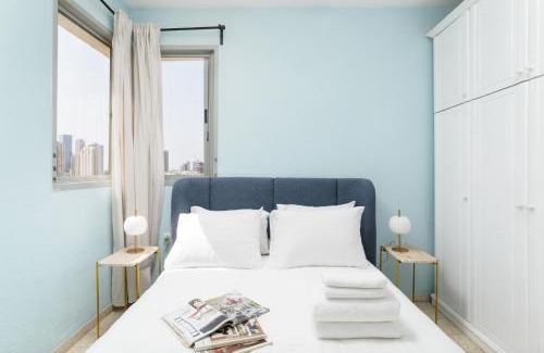 Giv'atayim Apartment | Downtown apartment 3BDR with city view