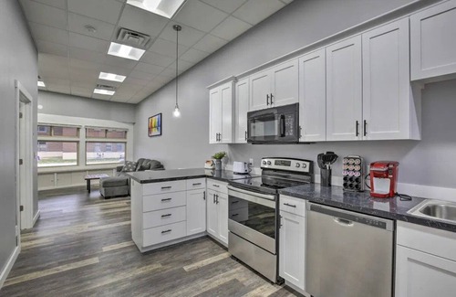 Albert Lea Apartment | Downtown Apartment next to Lake & Hospital