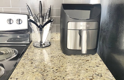 Mount Vernon Apartment | Downtown Baltimore "Skyline" Luxury Studio