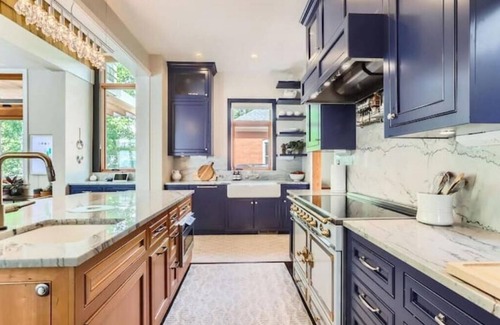 Downtown Apartment | Downtown Boulder Gem – Stylish 4BDR by the Creek
