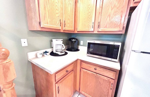 Charlevoix House | Downtown Charlevoix: Upper -Super Location & Ratings!-3 blocks to Lake Michigan!