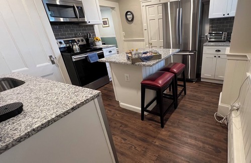 Plymouth Cultural District Apartment | Downtown! Cultural District, One Block to Yacht Club and Harbor