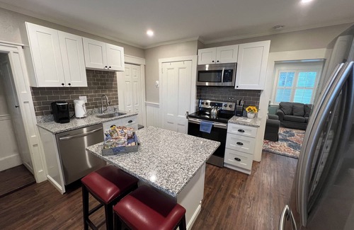 Plymouth Cultural District Apartment | Downtown! Cultural District, One Block to Yacht Club and Harbor