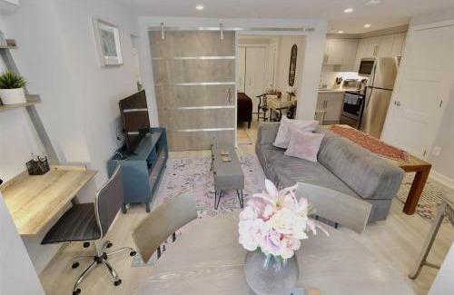 Logan Circle Apartment | Downtown DC Awaits with Parking Permit
