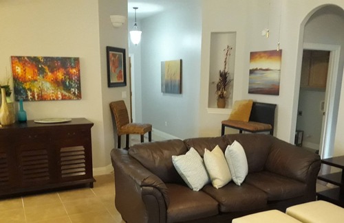 Dripping Springs House | Downtown Drip Springs Bonnie Oasis 4BR 2BA