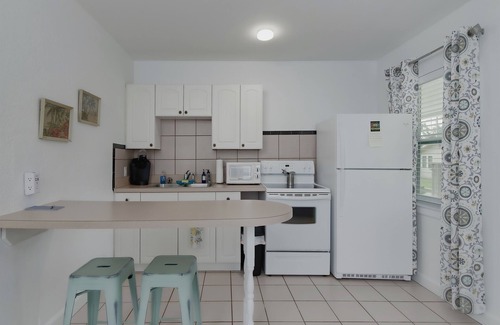 Downtown Dunedin Cottage | Downtown Dunedin Cottage Near Beaches + Breweries